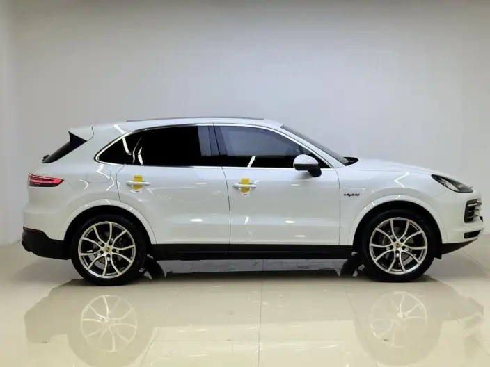 Cayenne E-Hybrid 2021 Model Cayenne E-Hybrid 2.0T – фото 8