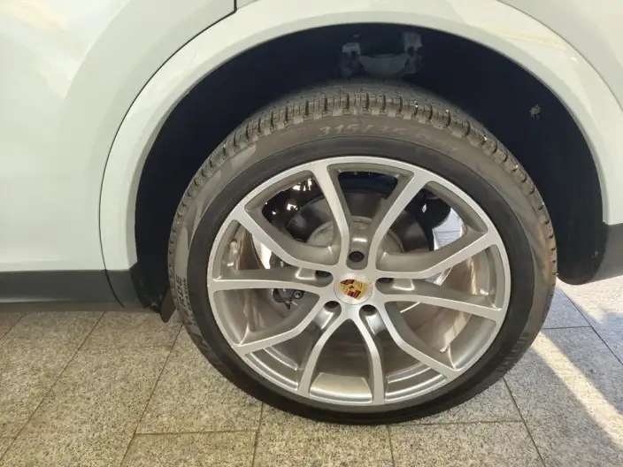 Cayenne E-Hybrid 2021 Model Cayenne E-Hybrid 2.0T – фото 25