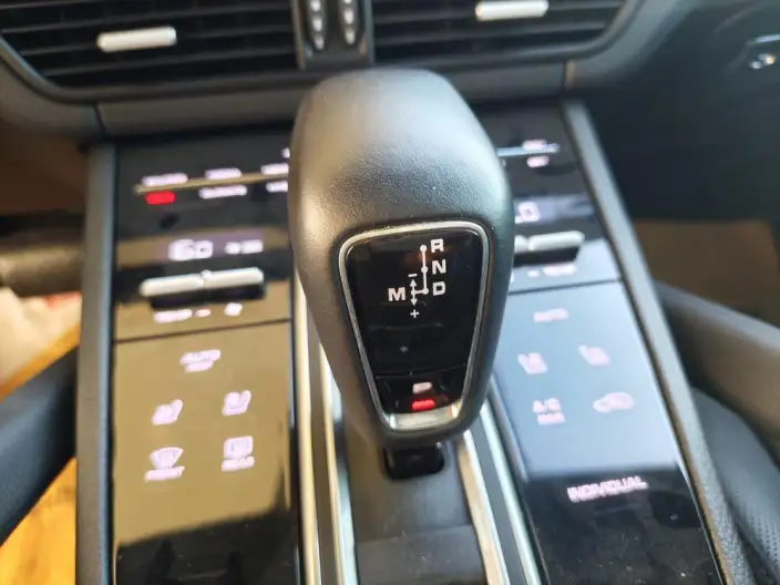 Cayenne E-Hybrid 2021 Model Cayenne E-Hybrid 2.0T – фото 32