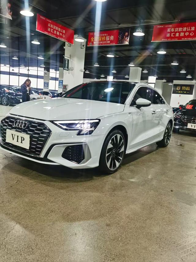 Audi A3 2024 A3L Limousine 35 TFSI Stylish Elegance – фото 1