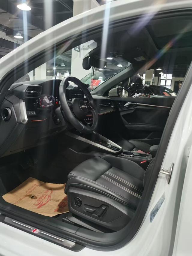 Audi A3 2024 A3L Limousine 35 TFSI Stylish Elegance – фото 4