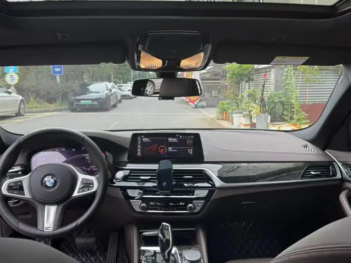 BMW 5 Series 2020 Model 525Li M Sports Set – фото 6