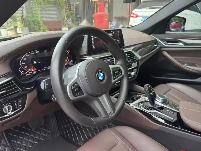 BMW 5 Series 2020 Model 525Li M Sports Set – фото 7