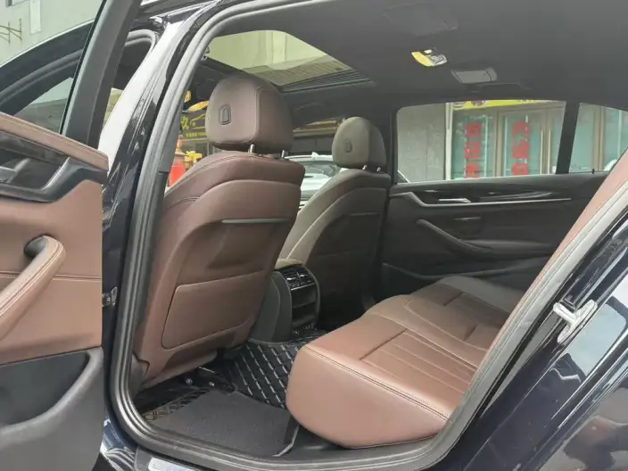 BMW 5 Series 2020 Model 525Li M Sports Set – фото 9