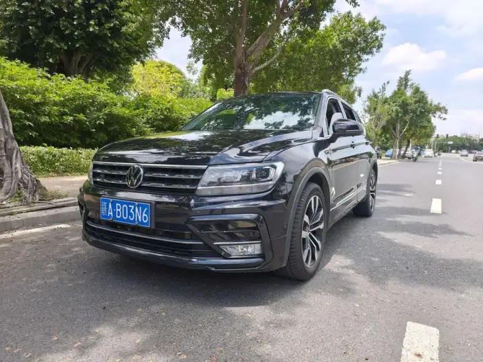 Volkswagen Tiguan L 2021 Model 330TSI Automatic 2WD R-Line Enjoy the version more – фото 1