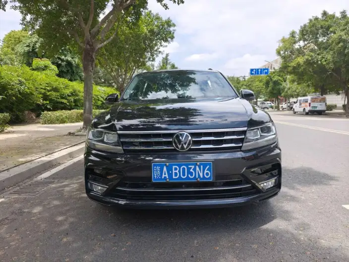 Volkswagen Tiguan L 2021 Model 330TSI Automatic 2WD R-Line Enjoy the version more – фото 2