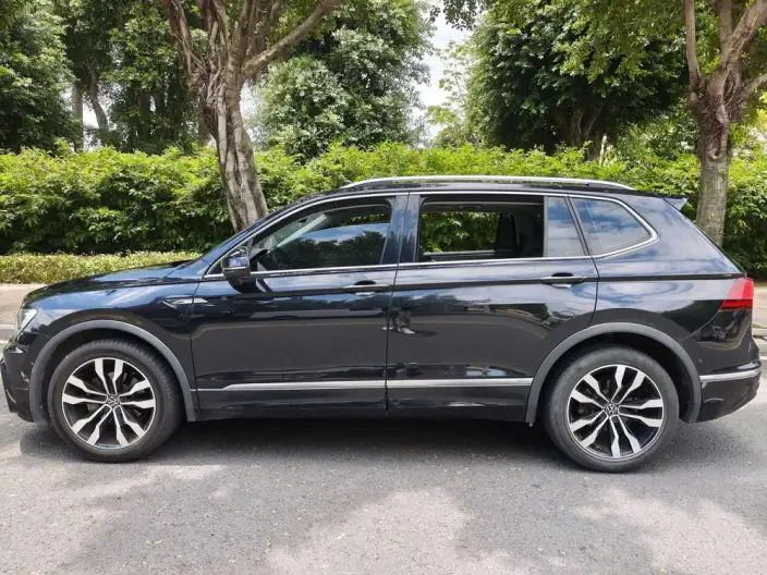 Volkswagen Tiguan L 2021 Model 330TSI Automatic 2WD R-Line Enjoy the version more – фото 4