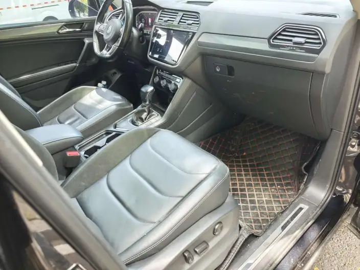 Volkswagen Tiguan L 2021 Model 330TSI Automatic 2WD R-Line Enjoy the version more – фото 10