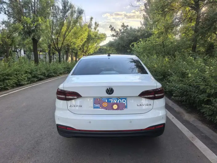Volkswagen Lavida 2023 Model 1.5L Automatic Starry Sky Five Million Edition – фото 5