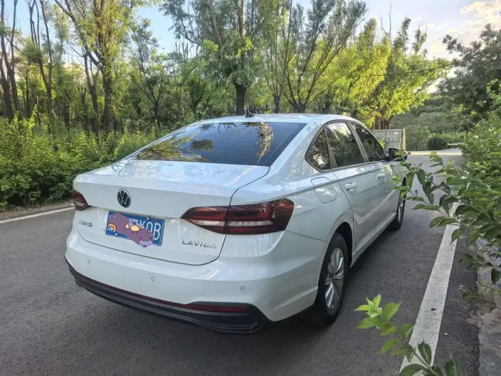 Volkswagen Lavida 2023 Model 1.5L Automatic Starry Sky Five Million Edition – фото 6