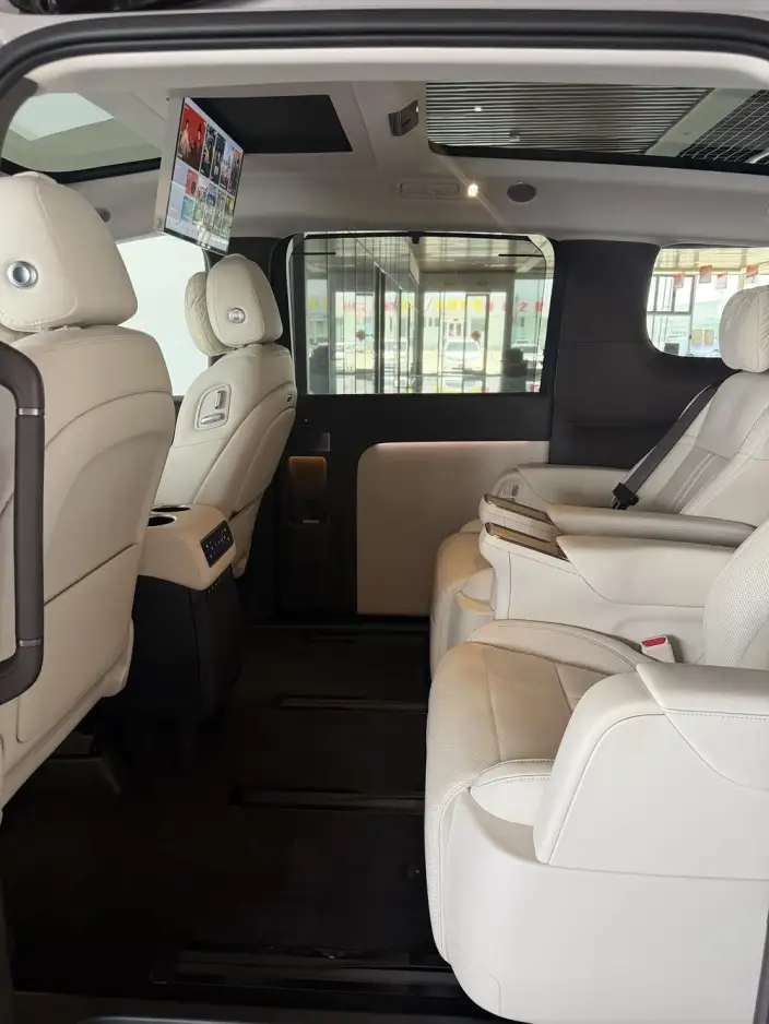 Li Auto MEGA 2024 Model Ultra Edition – фото 7