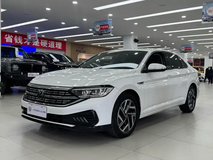 Volkswagen Sagitar 2023 Model 300TSI DSG Beyond Edition – фото 1
