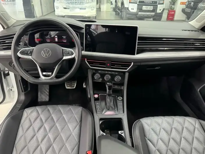 Volkswagen Sagitar 2023 Model 300TSI DSG Beyond Edition – фото 7