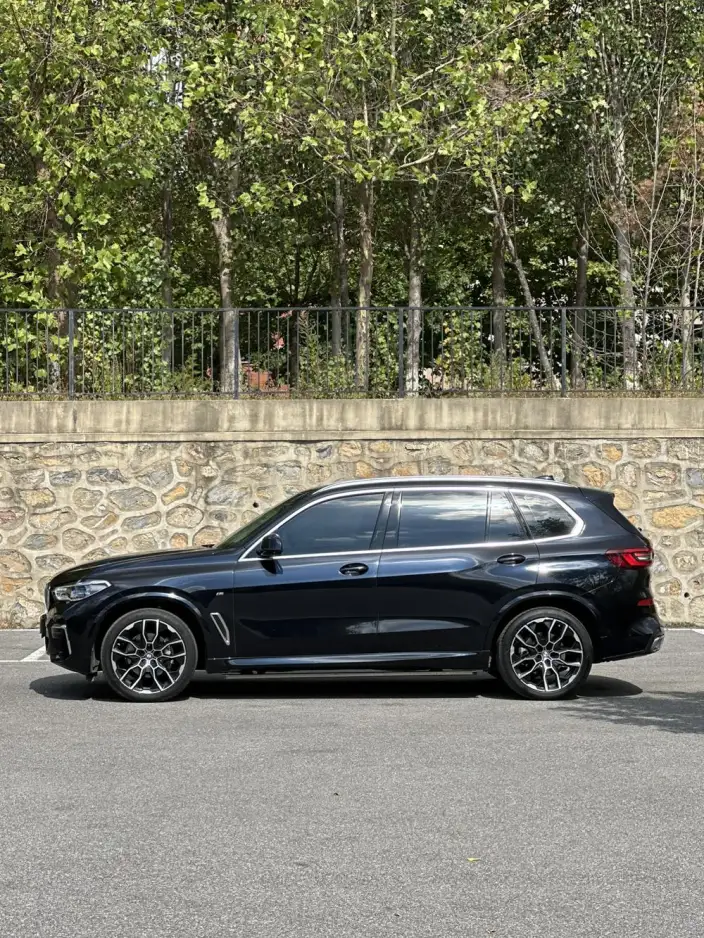 BMW X5 2022 Model xDrive 40Li Exclusive Model M Sports Set – фото 3