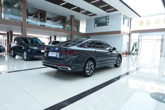 Volkswagen Sagitar 2025 Model 300TSI DSG Beyond Edition – фото 6
