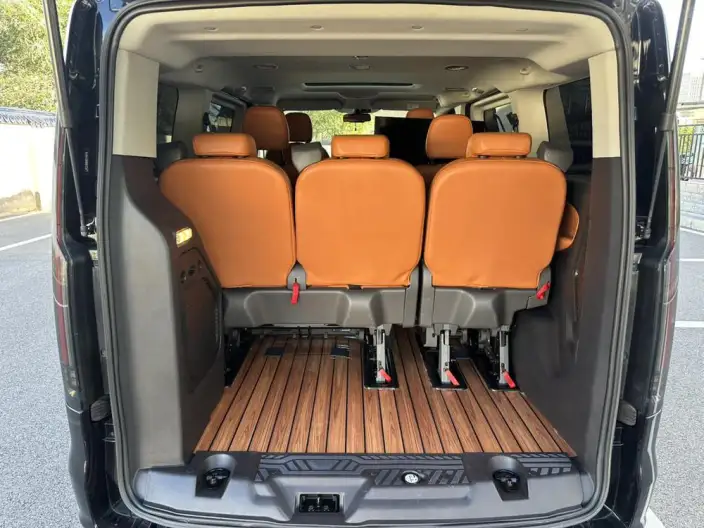 Tourneo 2020 Model 2.0T Automatic Elite Edition – фото 17