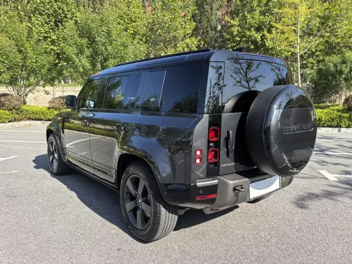 Land Rover Defender 2023 Model 110 3.0T P400 X-Dynamic HSE – фото 4