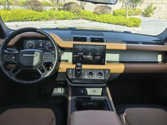 Land Rover Defender 2023 Model 110 3.0T P400 X-Dynamic HSE – фото 7