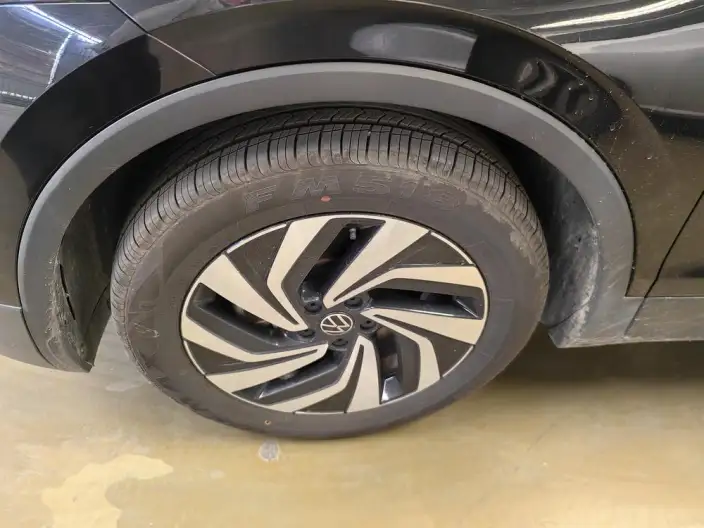 Volkswagen Tiguan L 2023 Model 300TSI 2WD Smart Edition – фото 4