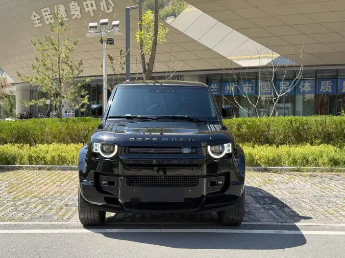 Land Rover Defender 2025 Model 110 3.0T P400 HSE X-Dynamic – фото 2