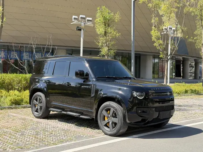 Land Rover Defender 2025 Model 110 3.0T P400 HSE X-Dynamic – фото 3
