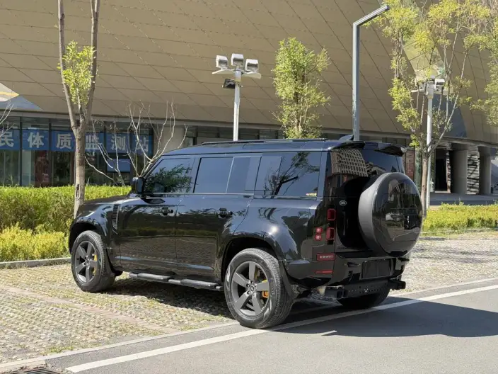 Land Rover Defender 2025 Model 110 3.0T P400 HSE X-Dynamic – фото 4