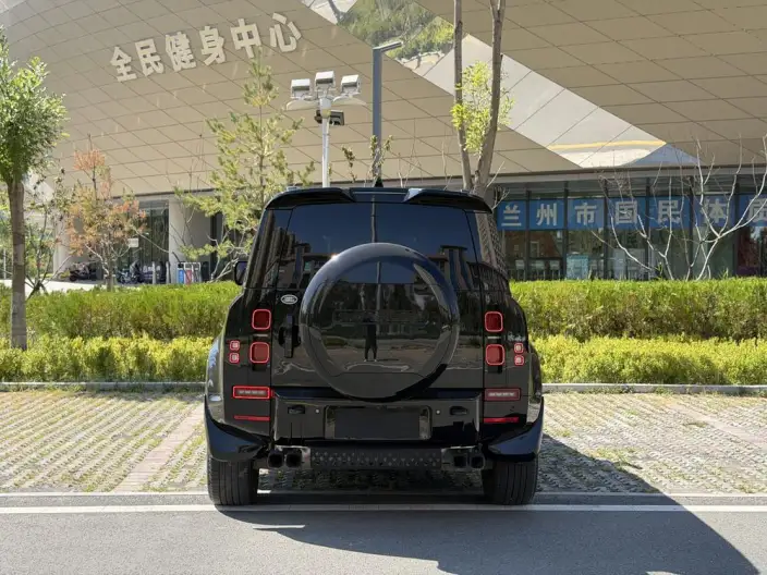 Land Rover Defender 2025 Model 110 3.0T P400 HSE X-Dynamic – фото 5