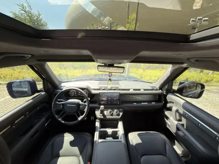 Land Rover Defender 2025 Model 110 3.0T P400 HSE X-Dynamic – фото 15