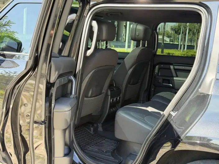 Land Rover Defender 2025 Model 110 3.0T P400 HSE X-Dynamic – фото 17