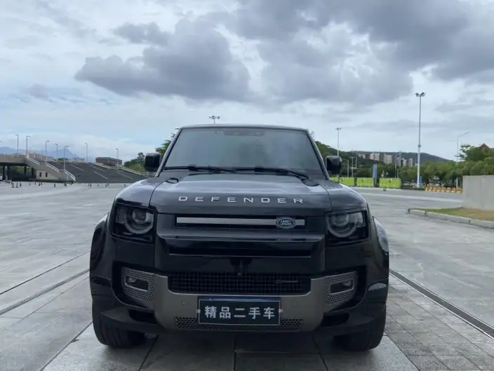Land Rover Defender 2023 Model Facelift 90 2.0T P300 X-Dynamic HSE – фото 2
