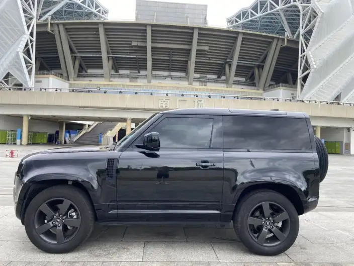 Land Rover Defender 2023 Model Facelift 90 2.0T P300 X-Dynamic HSE – фото 3