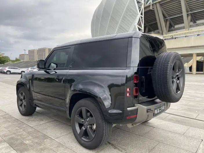 Land Rover Defender 2023 Model Facelift 90 2.0T P300 X-Dynamic HSE – фото 4