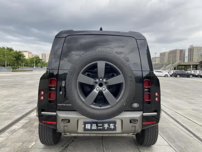 Land Rover Defender 2023 Model Facelift 90 2.0T P300 X-Dynamic HSE – фото 5