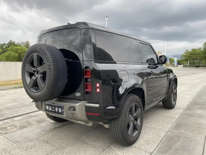 Land Rover Defender 2023 Model Facelift 90 2.0T P300 X-Dynamic HSE – фото 6