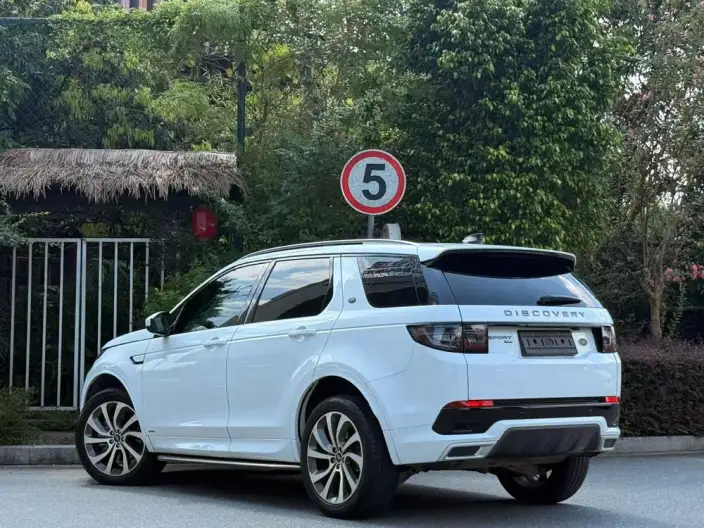 Land Rover Discovery Sport 2022 Model 249PS R-Dynamic SE Performance Technology Edition 5 seat – фото 4