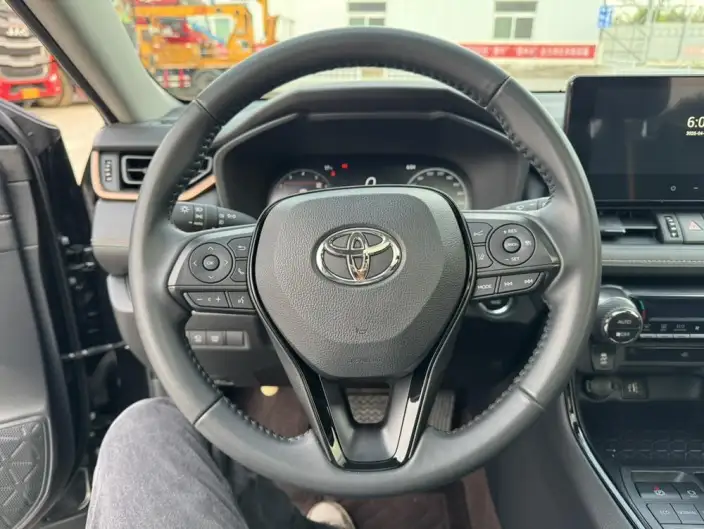Toyota Wildlander 2024 Model 2.0L 2WD Luxury PLUS Edition – фото 13