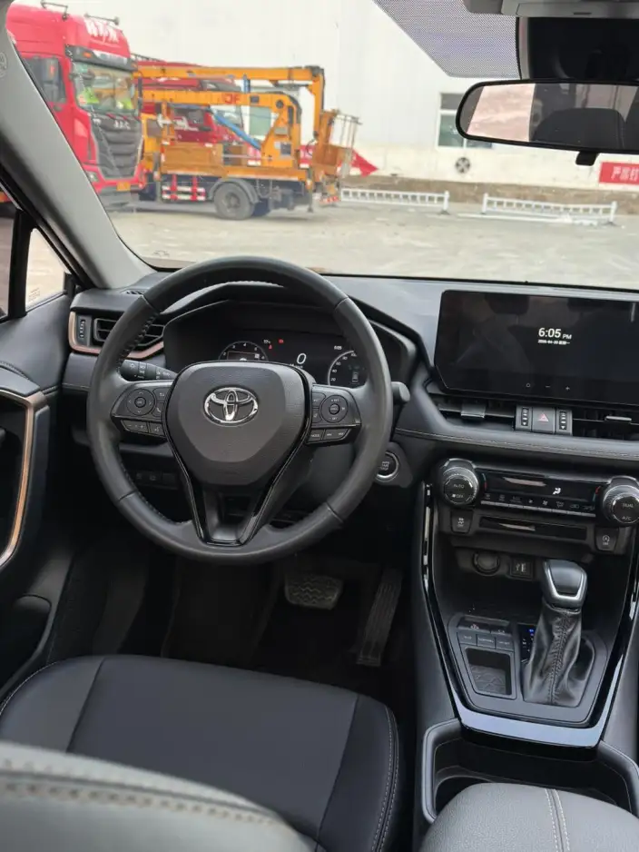 Toyota Wildlander 2024 Model 2.0L 2WD Luxury PLUS Edition – фото 14