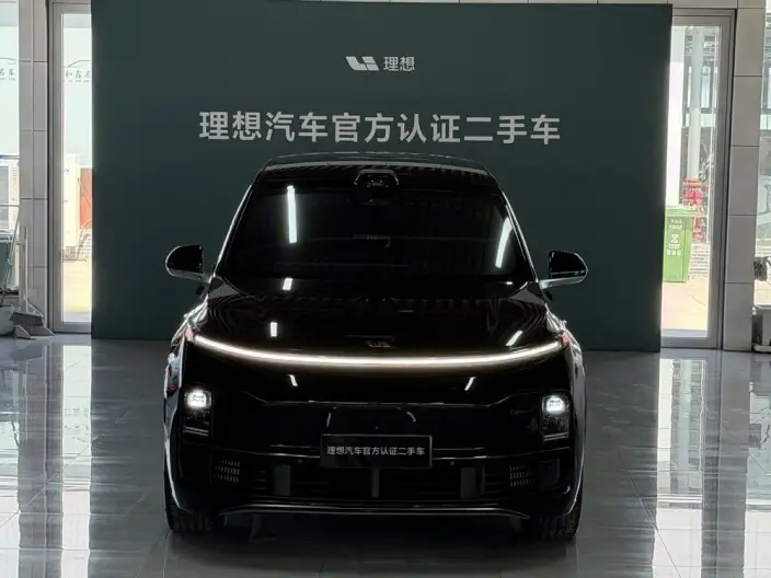 Li Auto L9 2022 Model Max Edition – фото 2