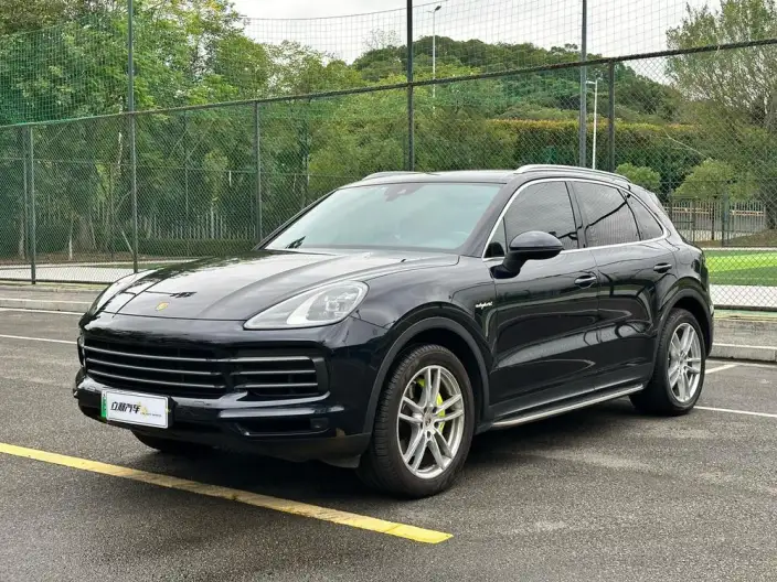 Cayenne E-Hybrid 2023 Model Cayenne E-Hybrid 2.0T – фото 1