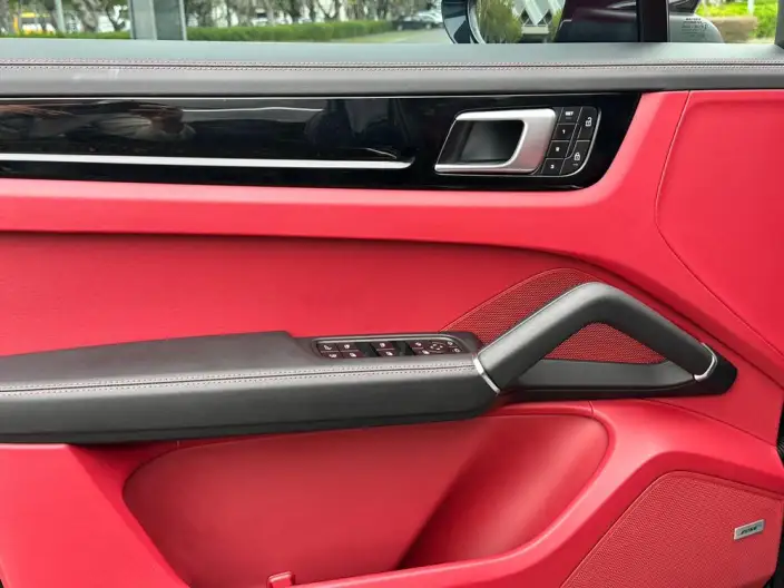 Cayenne E-Hybrid 2023 Model Cayenne E-Hybrid 2.0T – фото 9