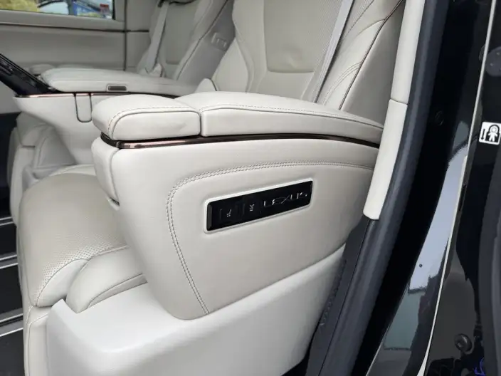 Lexus LM 2023 Model 500h DIRECT4 VI seat Respect Edition – фото 9