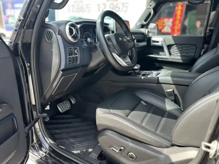BAIC BJ40 2020 Model 2.0T Automatic 4WD City Hunter Edition Warrior Model – фото 9