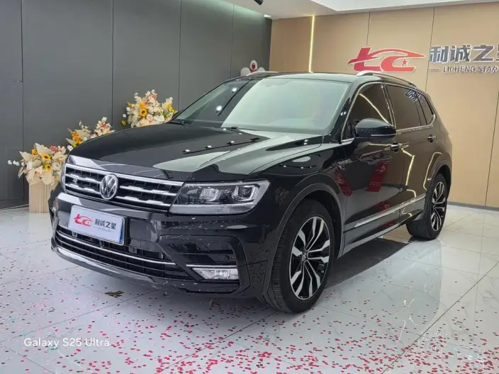 Volkswagen Tiguan L 2021 Model 330TSI Automatic 2WD R-Line Enjoy the version more – фото 1