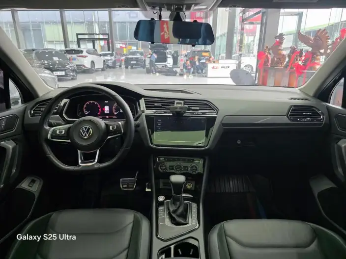 Volkswagen Tiguan L 2021 Model 330TSI Automatic 2WD R-Line Enjoy the version more – фото 11