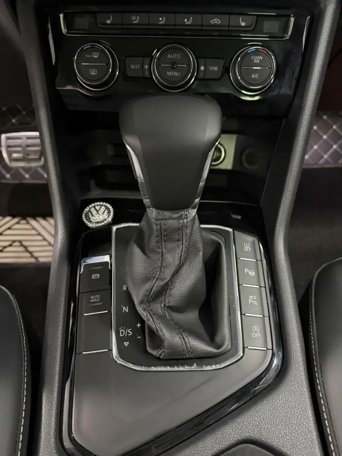 Volkswagen Tiguan L 2021 Model 330TSI Automatic 2WD R-Line Enjoy the version more – фото 12