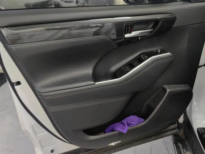 Crown Kluger 2023 Model Intelligent Hybrid 2.5L E-CVT 4WD Premium Edition – фото 7