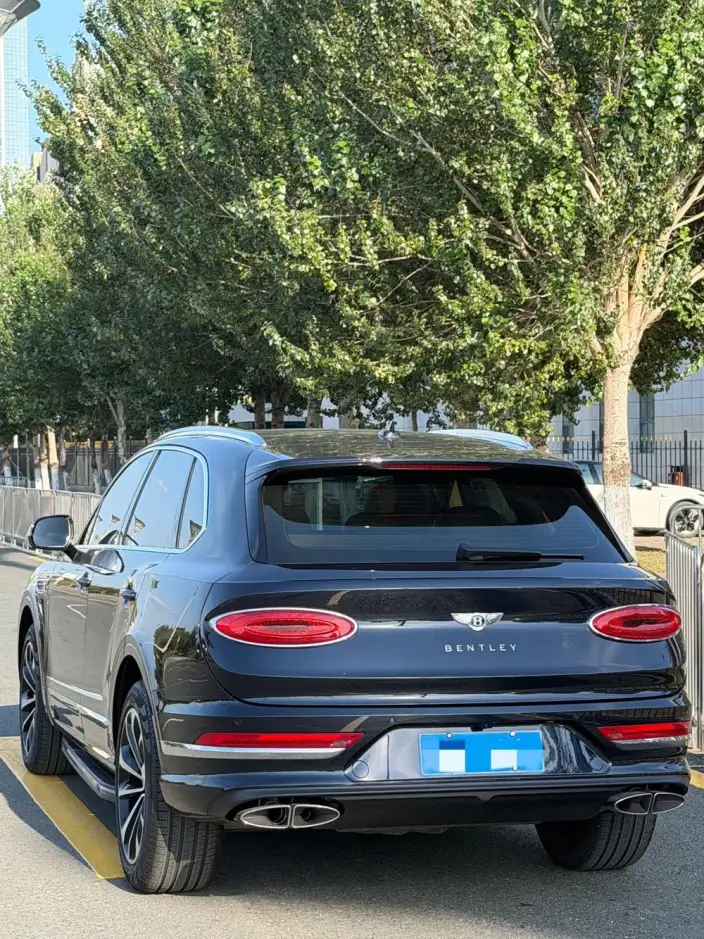 Bentayga 2022 Model 4.0T V8 S – фото 3