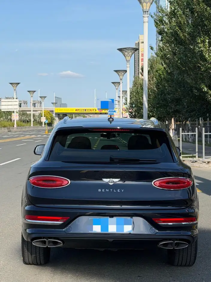 Bentayga 2022 Model 4.0T V8 S – фото 4