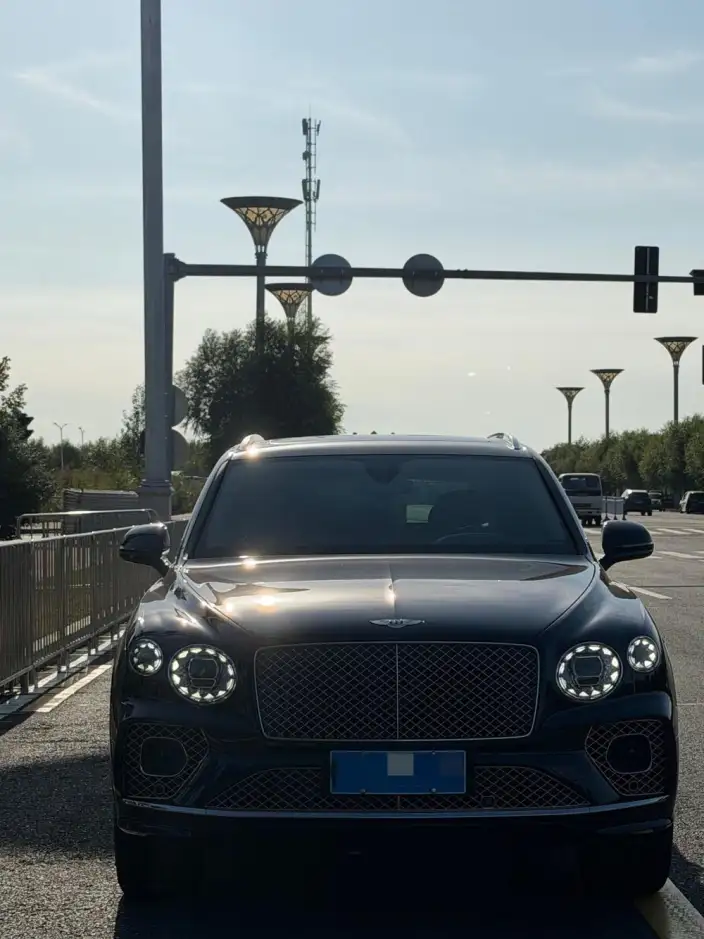 Bentayga 2022 Model 4.0T V8 S – фото 6