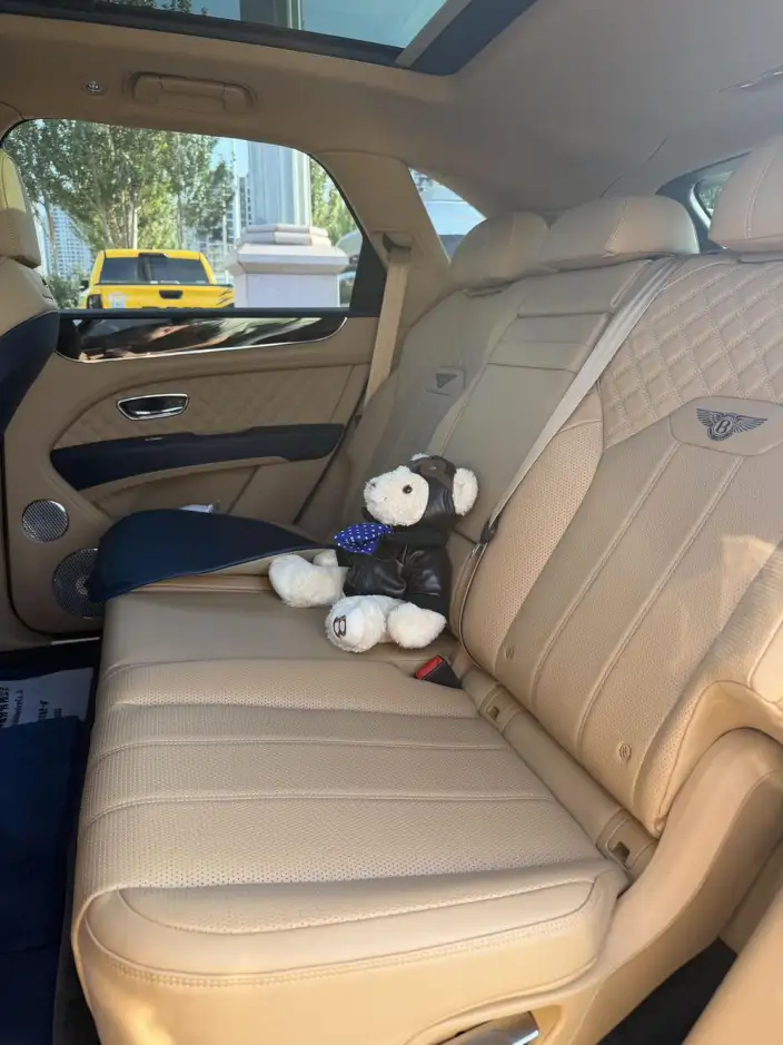 Bentayga 2022 Model 4.0T V8 S – фото 7